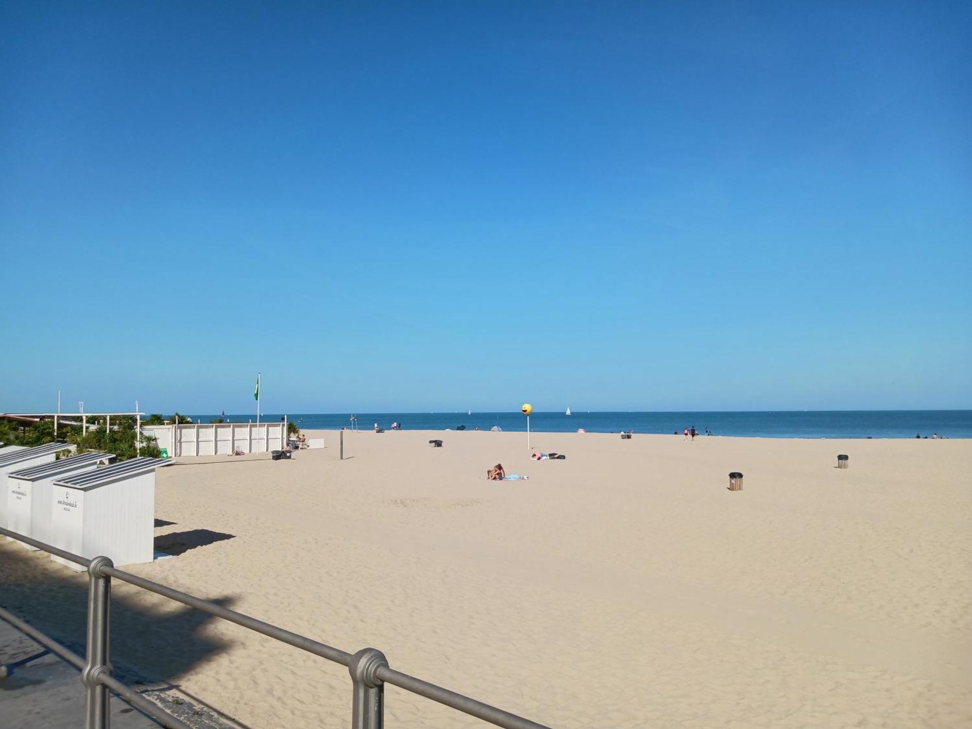 Betsy Met Direct Zeezicht * Ostende